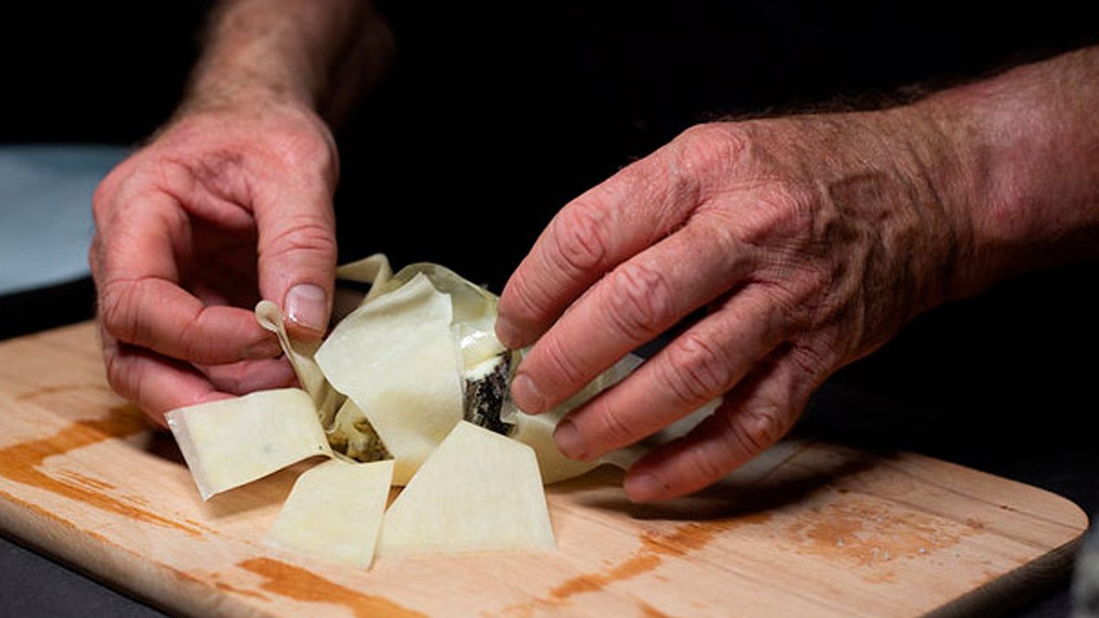 Découper des carrés d’environ 12 cm de côté