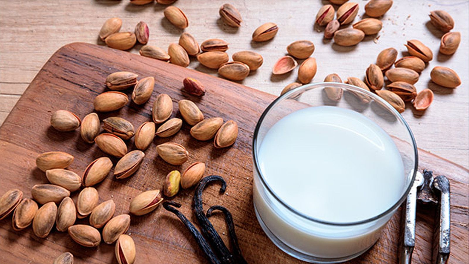 Ingredientes Sauce anglaise vanille pistache pour dessert par le MOF David Bret